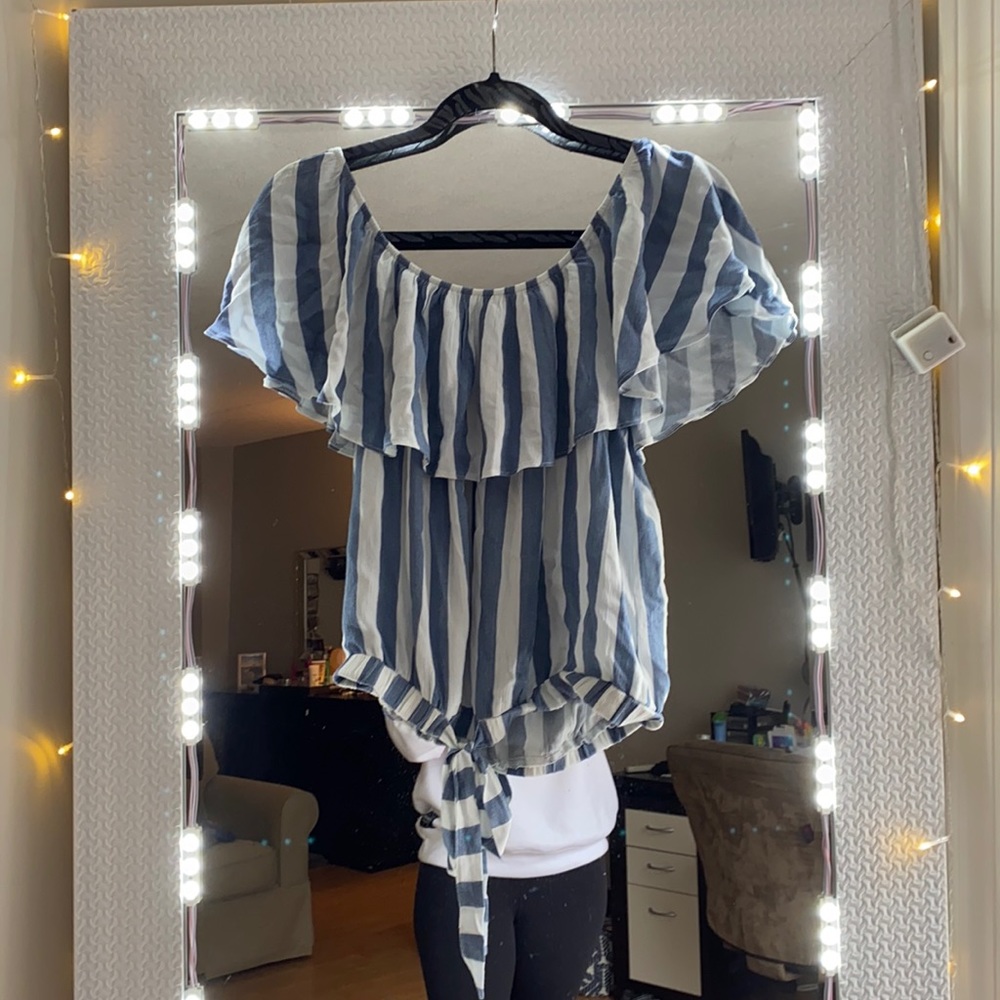 American Eagle top